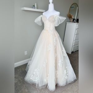 Ines Di Santo Amaryllis Gown Size 6